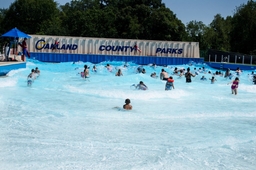Waterford Oaks Wave Pool Logo