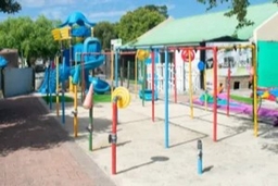 Wonderland Nursery Playpark Logo